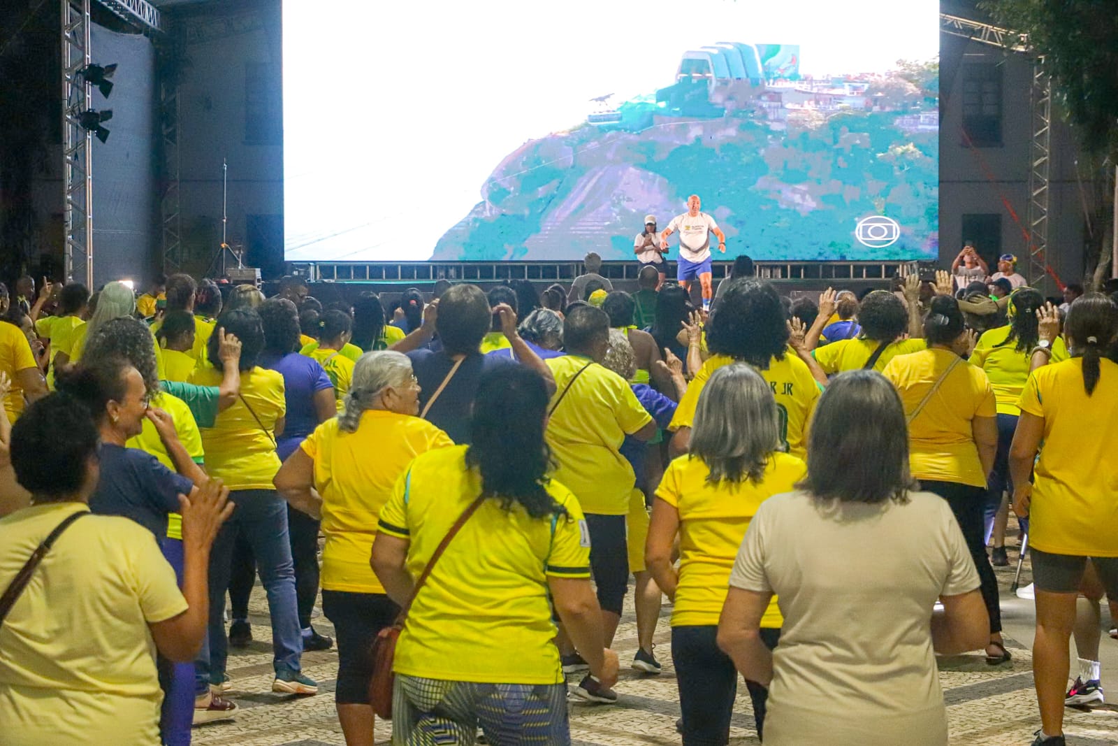 Prefeitura realiza Aulão da Torcida e reúne mais de 200 pessoas na Praça da Revolução 23 AULAO TORCIDAMA 11.06 3