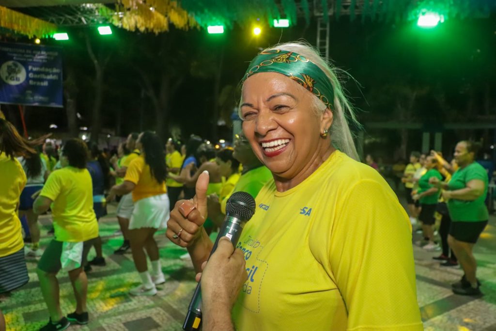 Prefeitura realiza Aulão da Torcida e reúne mais de 200 pessoas na Praça da Revolução 3 AULAO TORCIDAMA 11.06 30