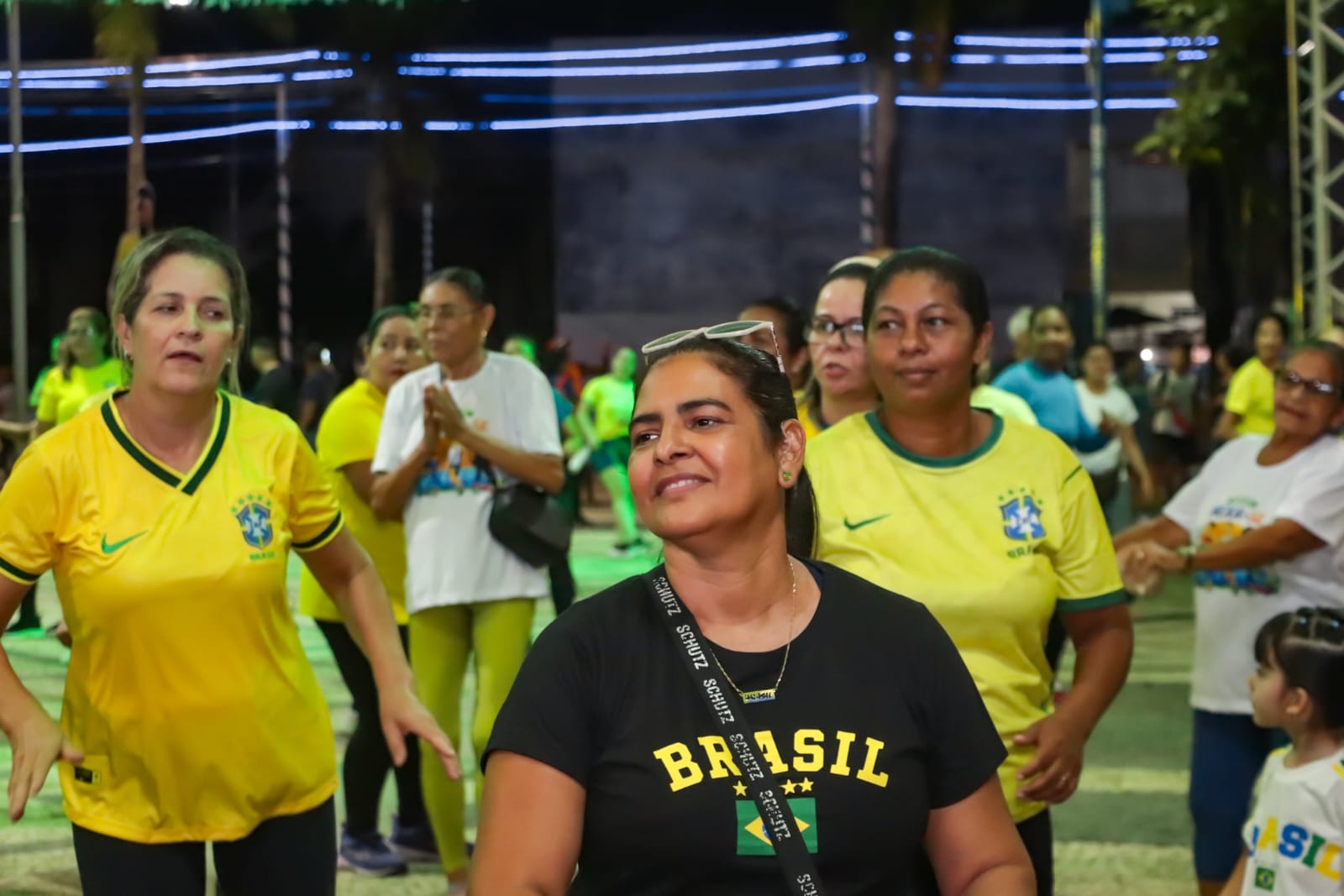 Prefeitura realiza Aulão da Torcida e reúne mais de 200 pessoas na Praça da Revolução 11 AULAO TORCIDAMA 11.06 34