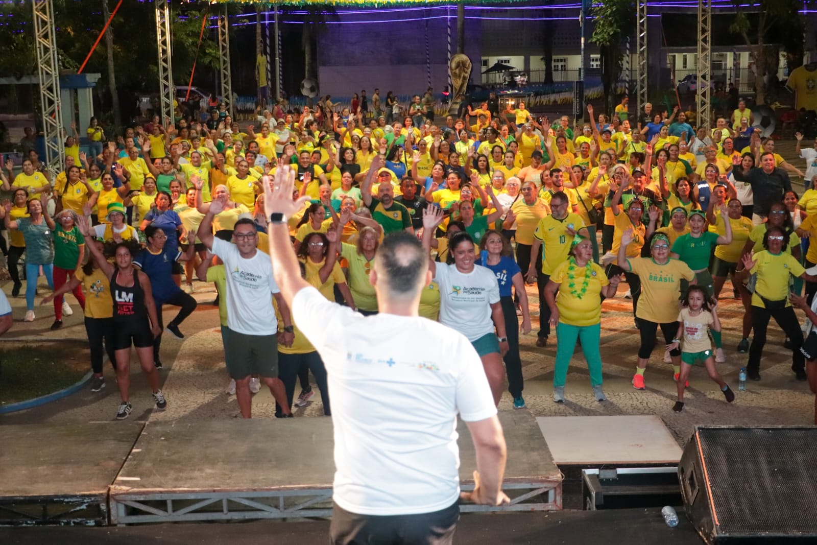 Prefeitura realiza Aulão da Torcida e reúne mais de 200 pessoas na Praça da Revolução 10 AULAO TORCIDAMA 11.06 36