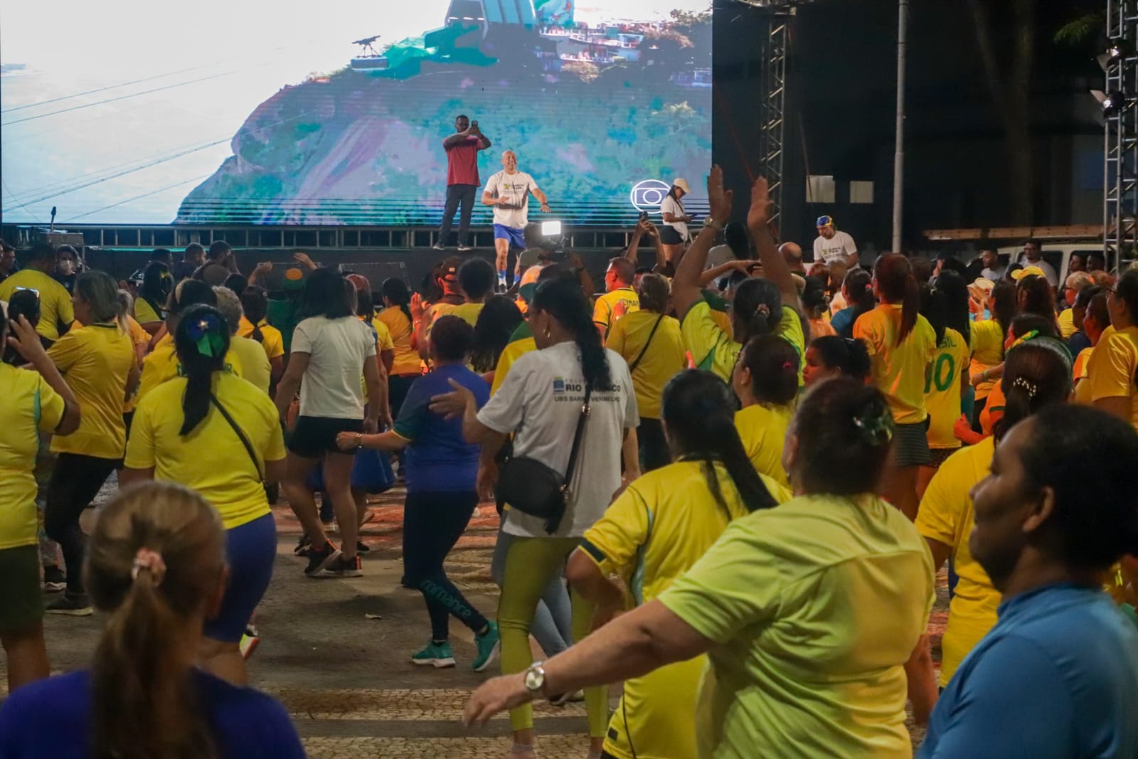 Prefeitura realiza Aulão da Torcida e reúne mais de 200 pessoas na Praça da Revolução 9 AULAO TORCIDAMA 11.06 37