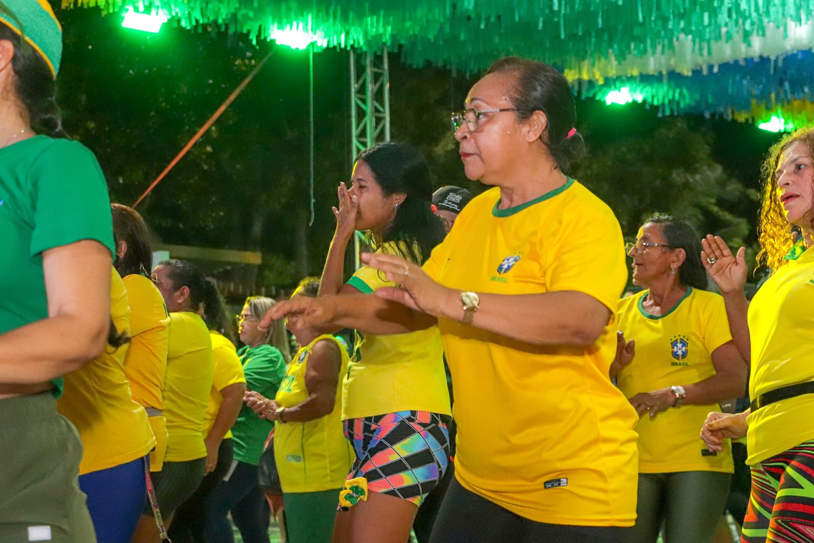 Prefeitura realiza Aulão da Torcida e reúne mais de 200 pessoas na Praça da Revolução 8 AULAO TORCIDAMA 11.06 38