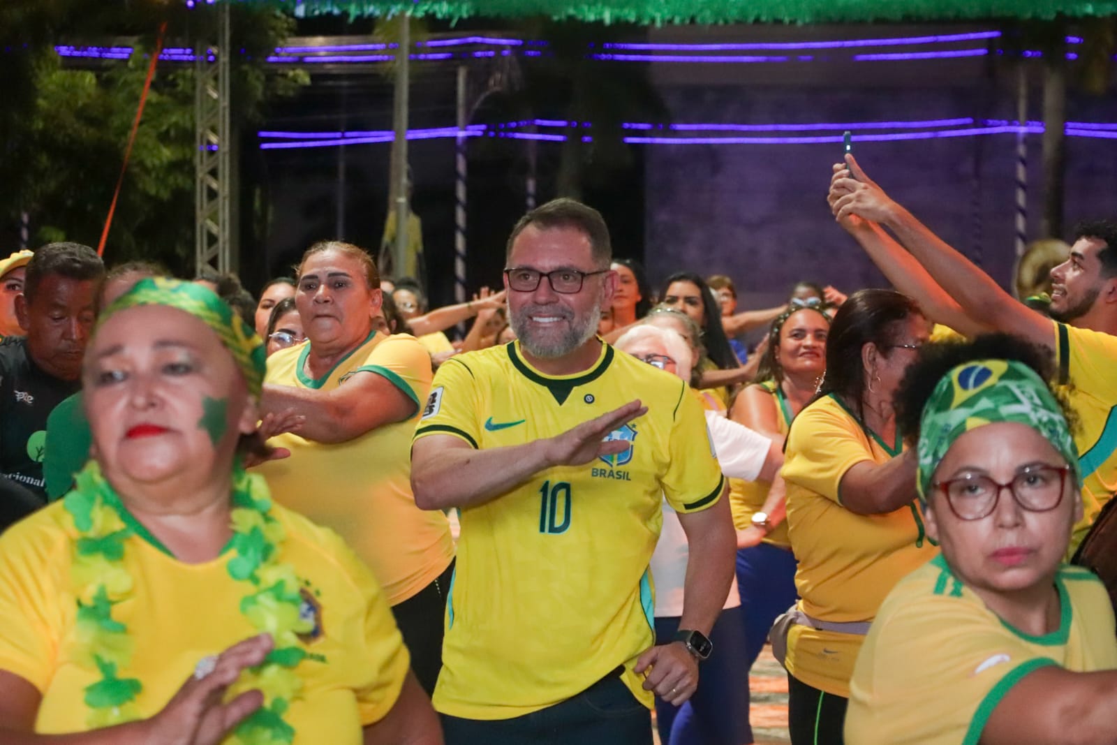 Prefeitura realiza Aulão da Torcida e reúne mais de 200 pessoas na Praça da Revolução 6 AULAO TORCIDAMA 11.06 41