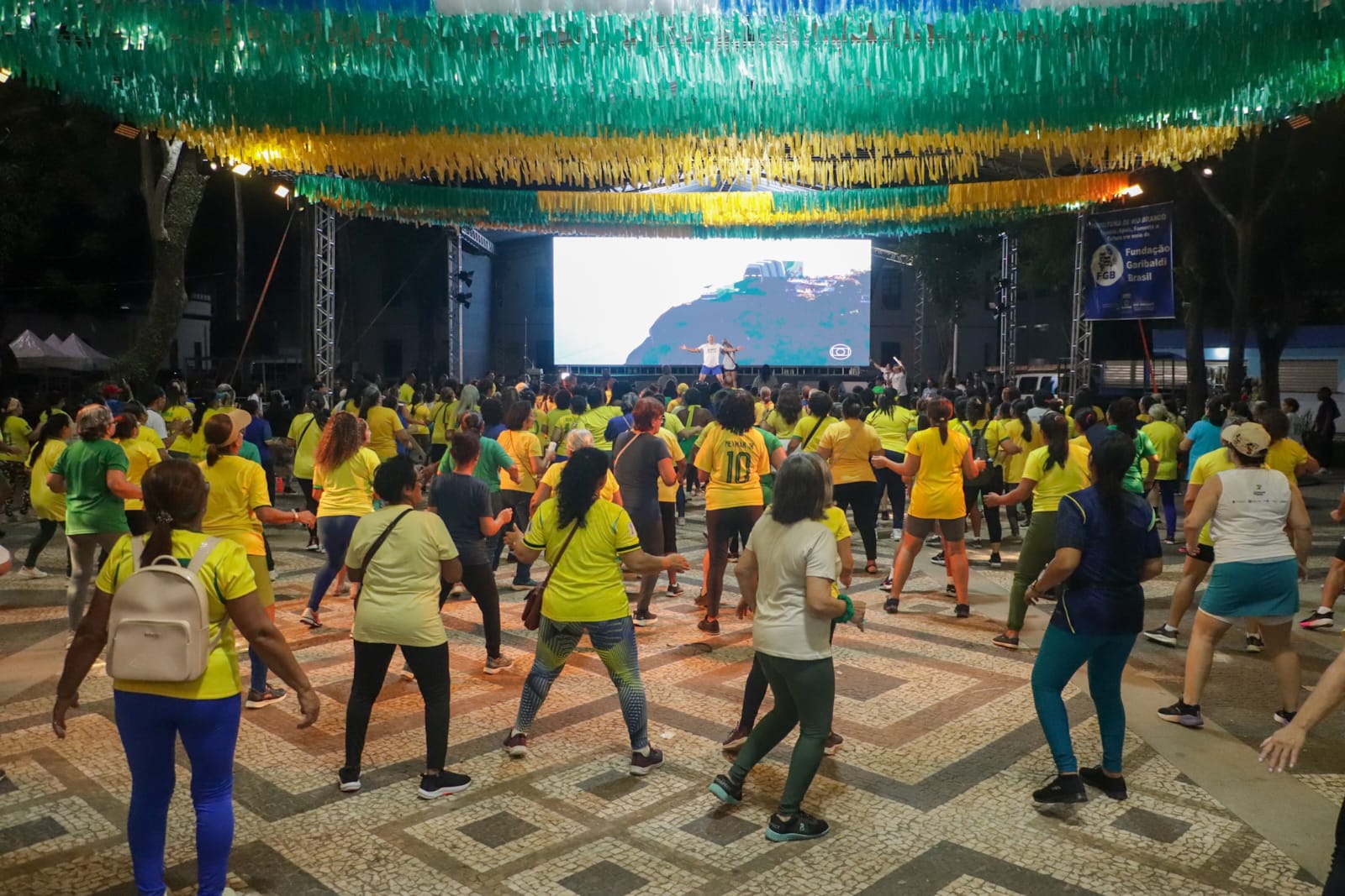 Prefeitura realiza Aulão da Torcida e reúne mais de 200 pessoas na Praça da Revolução 4 AULAO TORCIDAMA 11.06 44