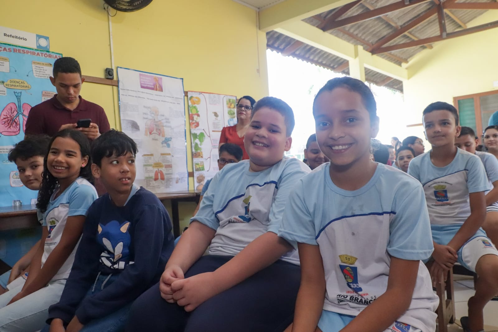 Prefeitura de Rio Branco realiza entrega de kits para os alunos da rede municipal 17 ENTREGA KITS SEMEMA12.06 12