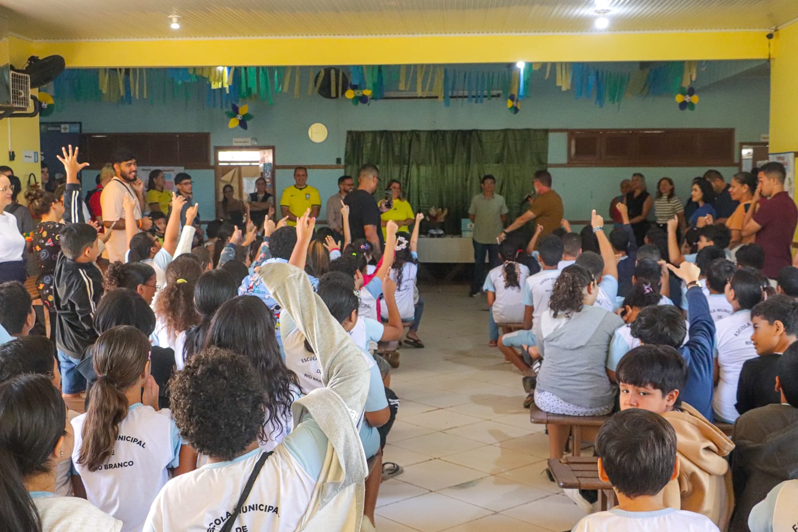 Prefeitura de Rio Branco realiza entrega de kits para os alunos da rede municipal 12 ENTREGA KITS SEMEMA12.06 19