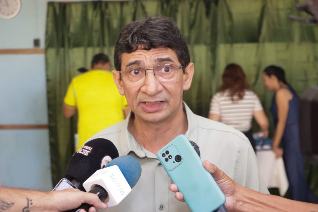 Prefeitura de Rio Branco realiza entrega de kits para os alunos da rede municipal 3 ENTREGA KITS SEMEMA12.06 3