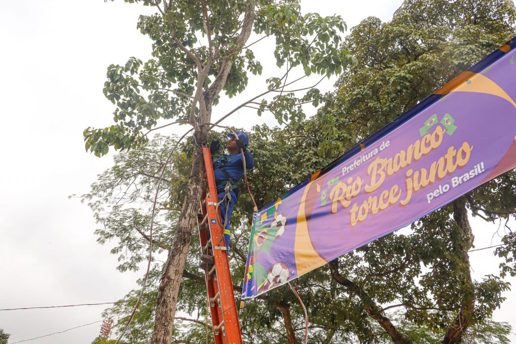 Prefeitura de Rio Branco reforça iluminação e redistribui carga elétrica na Praça da Revolução 4 Iluminacao na Praca Fotos Marcos Araujo 7