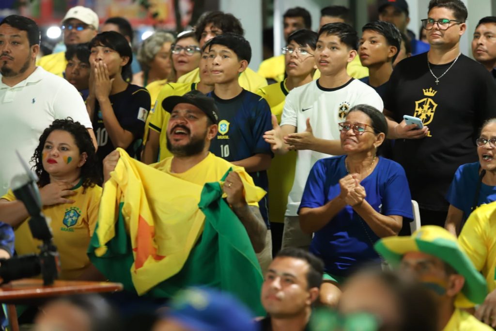 Rio Branco Torce Junto: torcida lota Praça da Revolução e vibra com vitória do Brasil por 3 a 0 sobre o Haiti 3 Foto: Val Fernandes/Secom