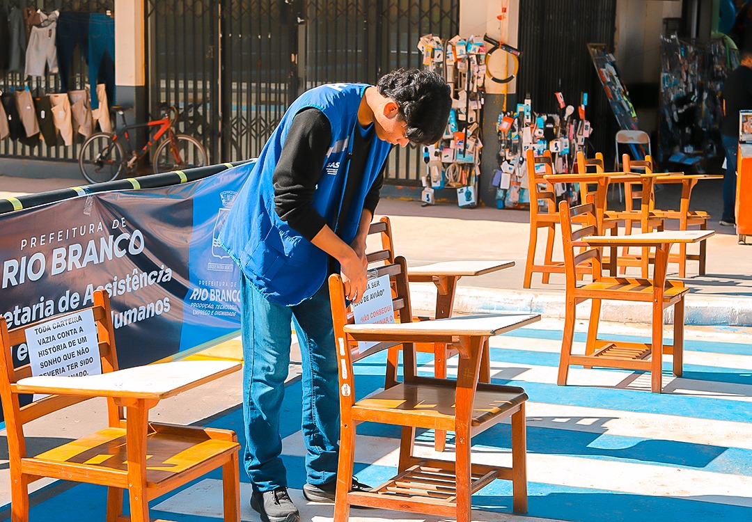 Prefeitura de Rio Branco realiza intervenção urbana para conscientizar população sobre o combate ao trabalho infantil 3 TRABALHO INFANTILVF12.06 4