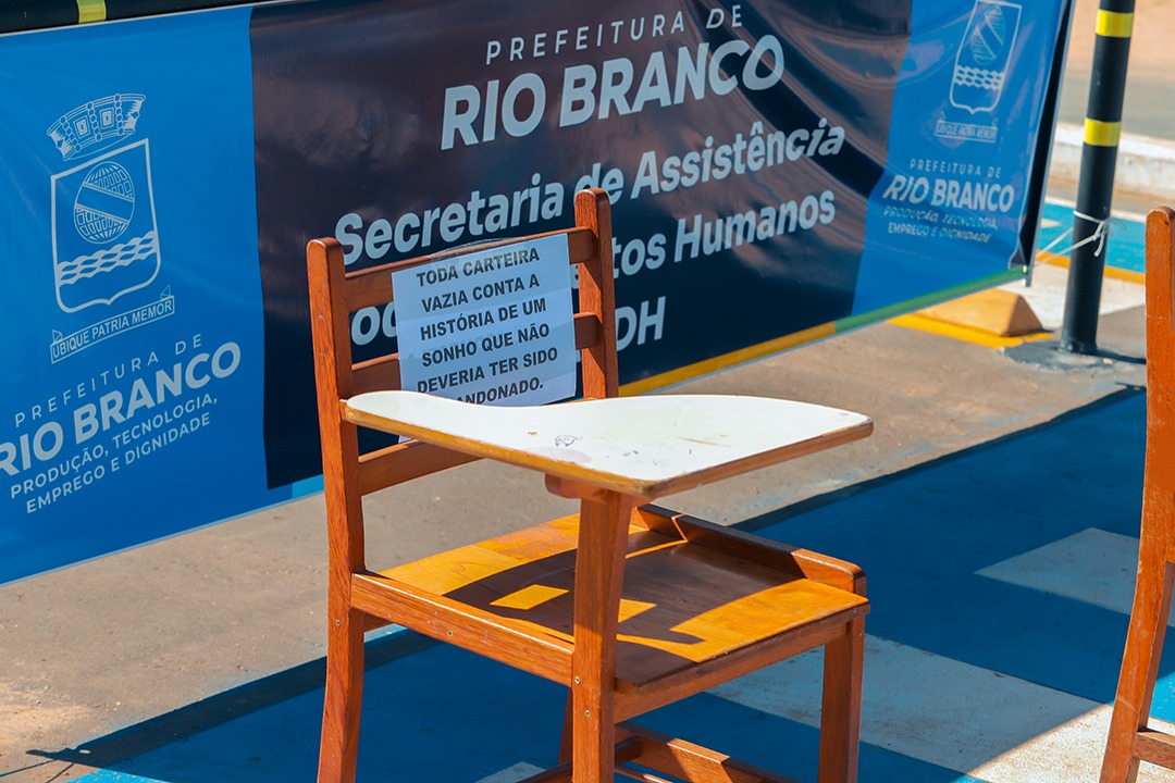 Prefeitura de Rio Branco realiza intervenção urbana para conscientizar população sobre o combate ao trabalho infantil 5 TRABALHO INFANTILVF12.06 6