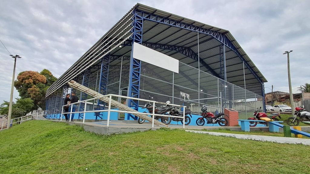 Prefeito de Rio Branco visita quadra do João Eduardo e anuncia projeto de revitalização para atender a Baixada da Sobral 8 Visita quadra do Joao Eduardo 9 e1782240627263