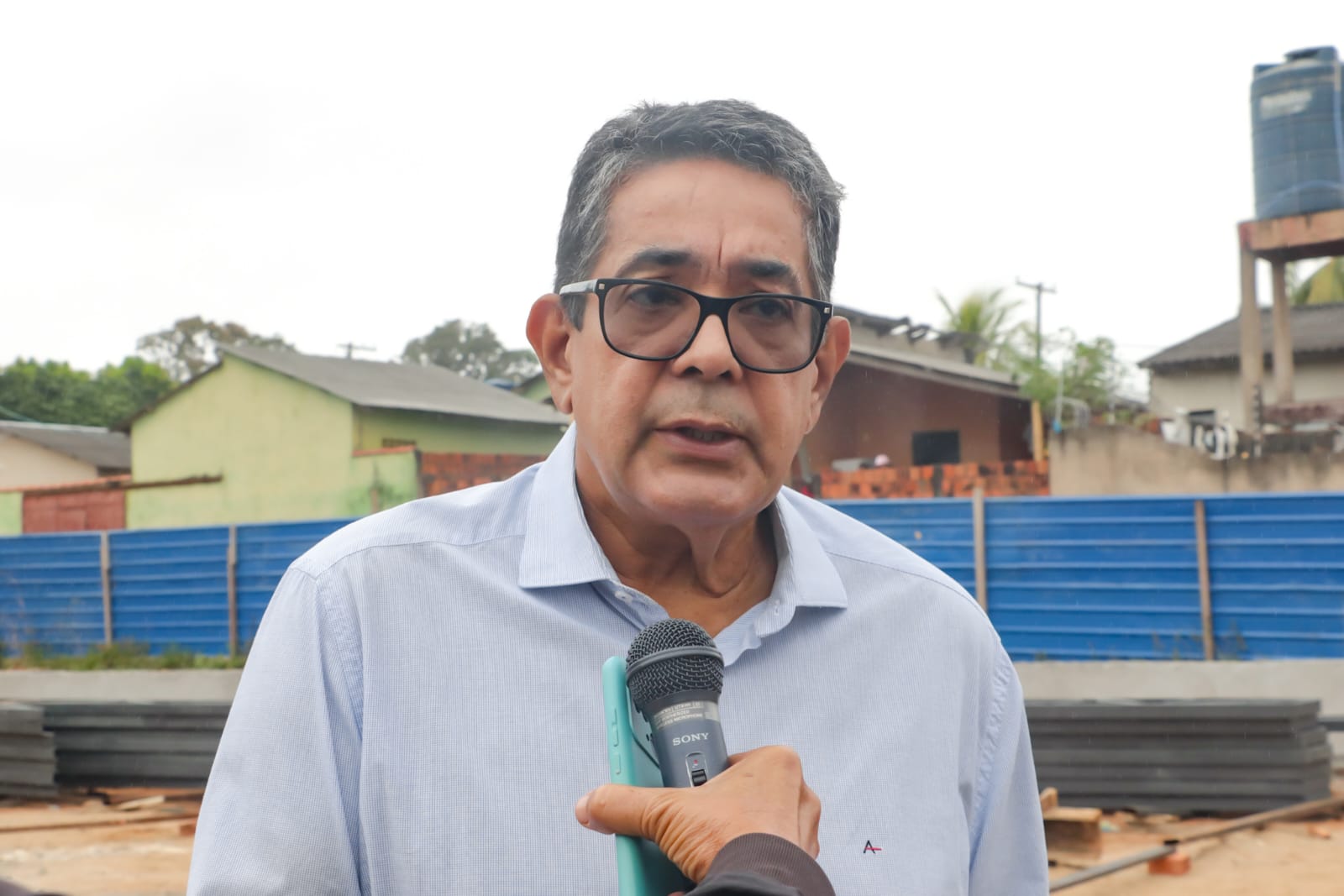Vistoria quadra poliesportiva no bairro Placas 6