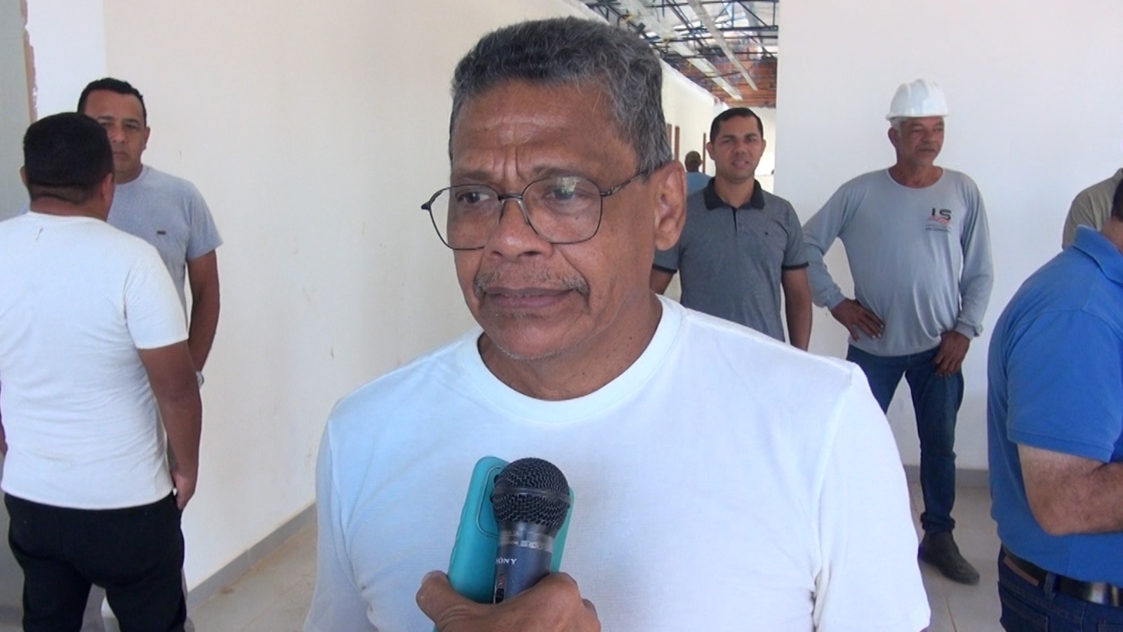 “Hoje, a regional atende em torno de 13 mil famílias e 9 mil crianças entre 6 e 12 anos. Essa obra veio para amenizar a situação não só do bairro, mas de toda a regional e do Segundo Distrito”, destacou o presidente do bairro Santa Helena, Silvio Rogério. (Foto: Val Fernandes/Secom)