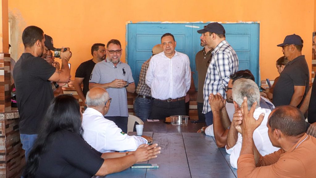 Prefeito de Rio Branco ouve demandas de líderes rurais e anuncia nova rodada de reuniões na Transacreana 1 WhatsApp Image 2026 06 06 at 14.23.35 e1780775192745
