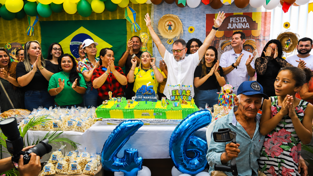 Mercado Elias Mansour completa 46 anos e recebe festa de aniversário promovida por feirantes 2 a22c7c43 be76 4945 b5ec 3d4dfc019587 e1782847992425