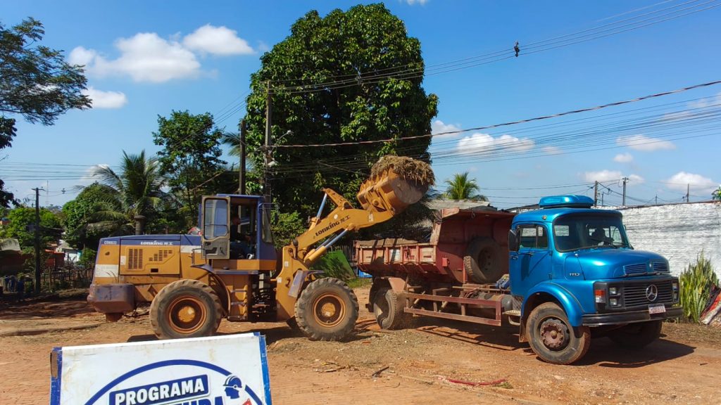 Prefeitura inicia ações estruturantes no Jorge Lavocat menos de 48 horas após visita do prefeito 4 Acoes estruturantes no Jorge Lavocat 10 e1784210123938