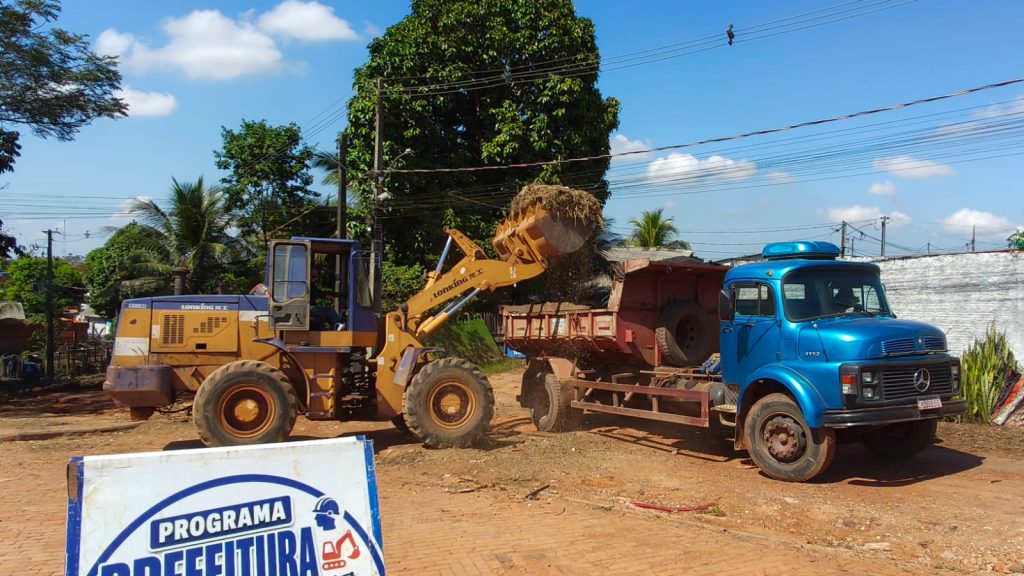 Prefeitura intensifica ações no Jorge Lavocat e retira cerca de 250 toneladas de lixo e entulho 3 Jorge Lavocat 8 e1784755630591