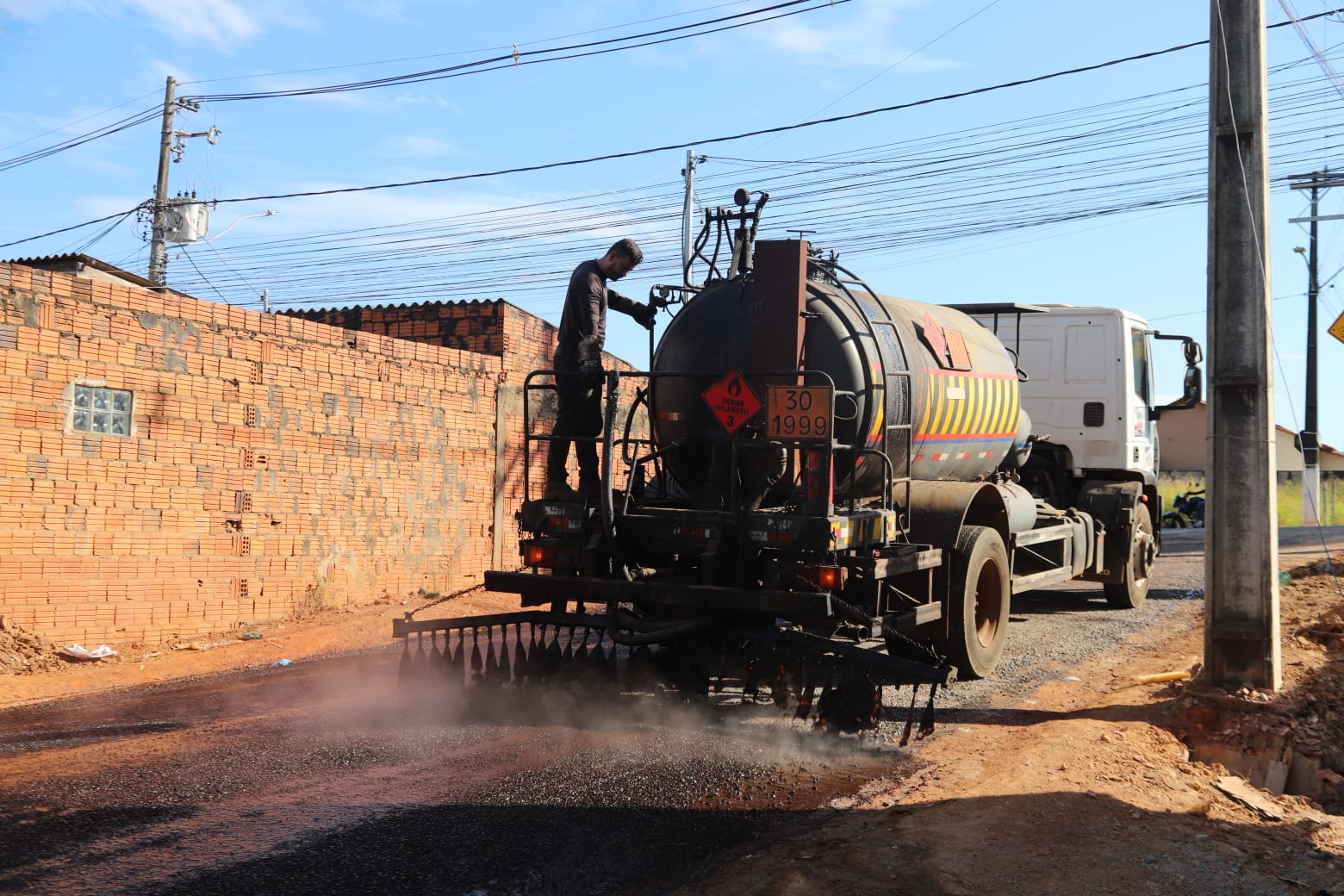 Rua Sao Jose recebe pavimentacao com tecnologia que amplia durabilidade da via 24