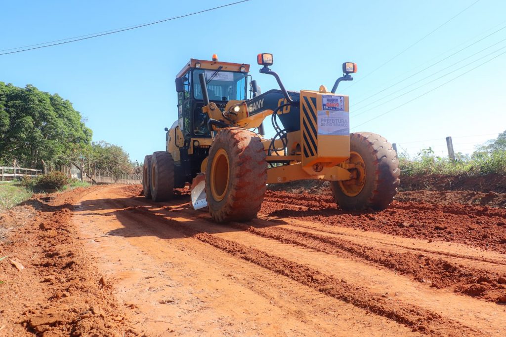 Prefeito de Rio Branco acompanha obras de recuperação do Ramal Boa Água e reforça compromisso com a produção rural 6 WhatsApp Image 2026 07 04 at 20.16.37