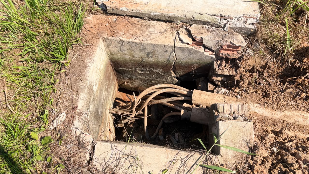 Além do reparo emergencial, o Saerb iniciou a modernização do sistema de alimentação elétrica da bomba, substituindo a rede subterrânea por uma rede aérea para aumentar a segurança e evitar novas interrupções. (Foto: Secom)