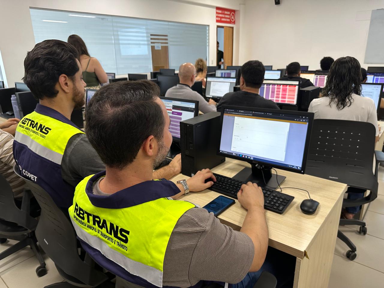 Prefeitura de Rio Branco capacita servidores para uso do sistema RBRISK e fortalecimento da gestão de riscos 3 capacitacao servidores para uso do sistema RBRISK 6