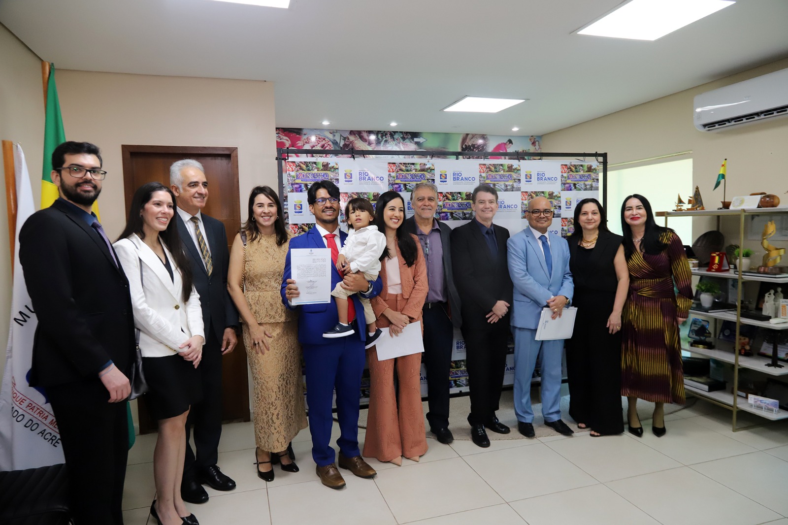 A Prefeitura de Rio Branco empossou, na manhã desta quarta-feira (8), dois novos procuradores municipais para integrar o quadro da Procuradoria-Geral do Município (PGM). (Foto: Val Fernandes/Secom)