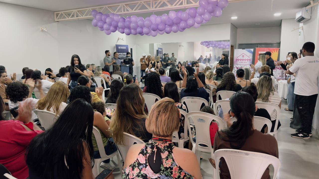 100 mulheres em cursos de beleza 15