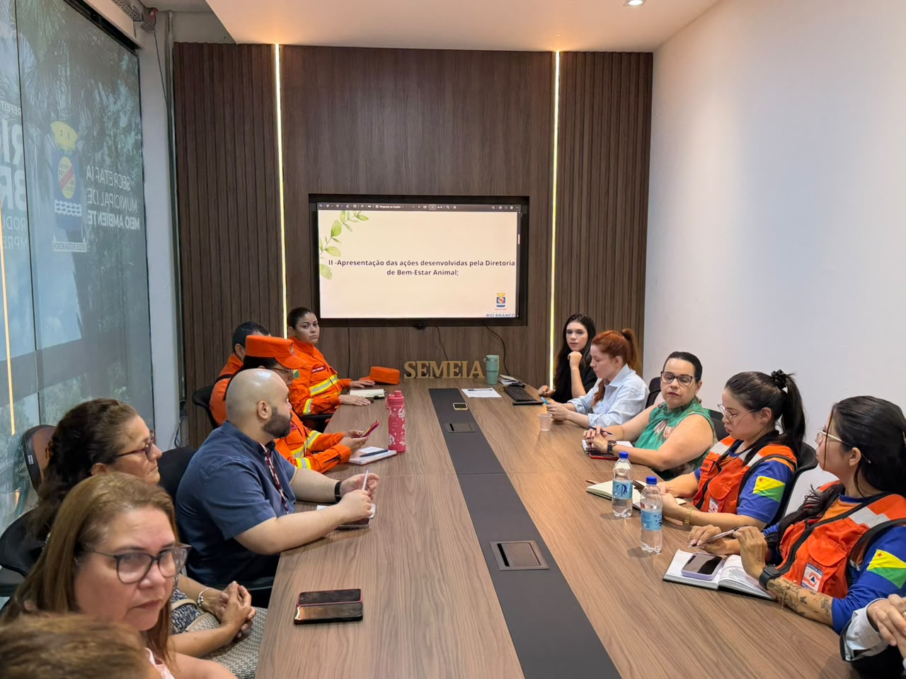 Os conselheiros também foram informados sobre uma emenda parlamentar destinada a fortalecer as ações de bem-estar animal no município. (Foto: Lucas Brito/Secom)