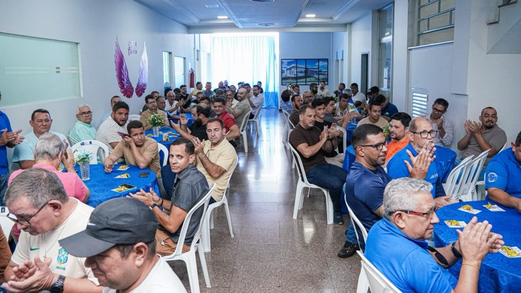 Secretaria Municipal de Infraestrutura e Mobilidade Urbana promove café da manhã em homenagem ao Dia dos Pais 1 Cafe dos pais Seinfra 12 e1786461949263