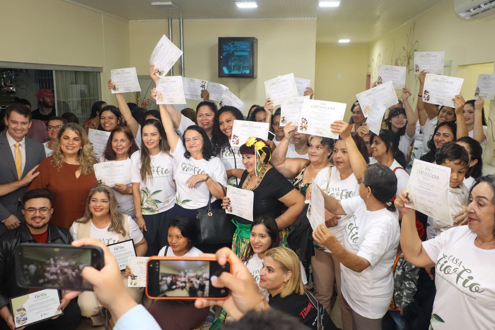 A entrega dos certificados marcou novas oportunidades para as participantes, reforçando o papel da Casa Fio a Fio na qualificação profissional, geração de renda e fortalecimento da autonomia das mulheres de Rio Branco. (Foto: Marcos Araújo/Secom)