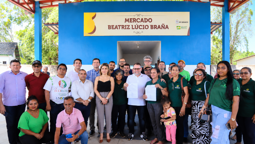 Prefeitura cede espaço do Mercado Beatriz Lúcio Braña e fortalece agricultura familiar em Rio Branco 2 ChatGPT Image 5 de ago. de 2026 10 18 25 e1785943152453