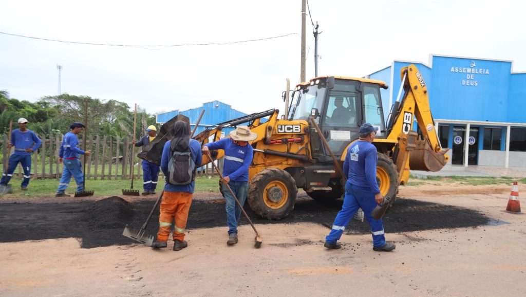 Prefeitura de Rio Branco intensifica ações de infraestrutura com a recuperação da Estrada do Quixadá 1 Infraestrutura com a recuperacao da Estrada do Quixada 5 e1787245486729