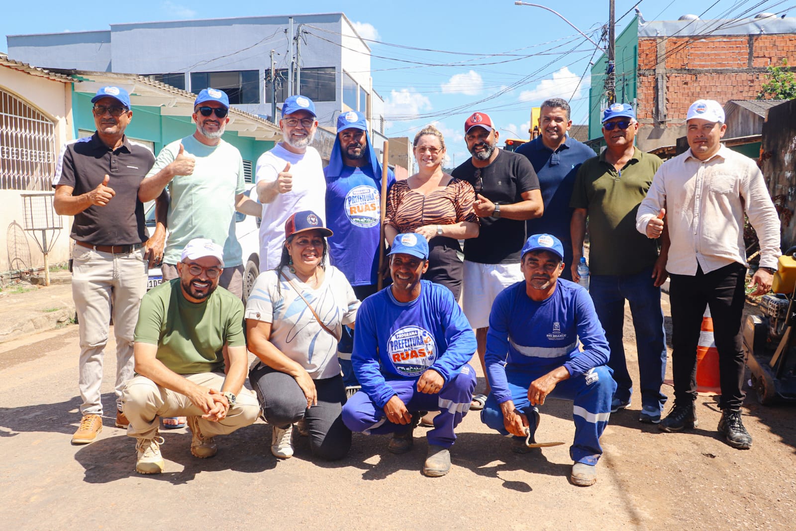 Prefeito reforca presenca nos bairros 27