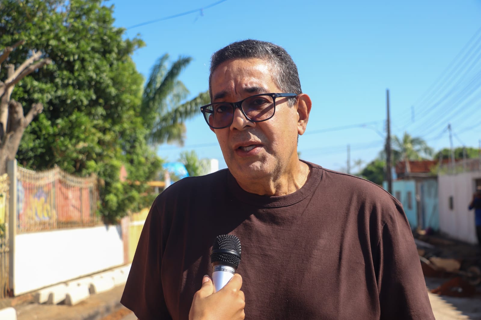 Prefeito reforca presenca nos bairros 6