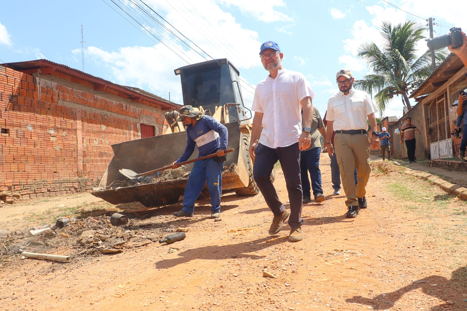 Recapeamento no bairro Vitoria 14