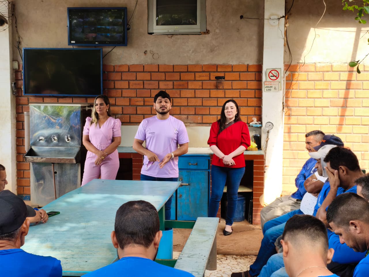 A formação orientou os servidores a reconhecer situações de violência e adotar atitudes que contribuam para uma sociedade mais segura e respeitosa para as mulheres. (Foto: Secom)