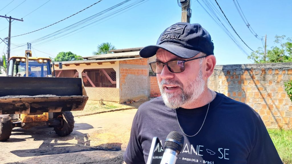Prefeitura avança com pavimentação e melhorias na Estrada Irineu Serra 4 VISITA IRINEU SERRAVF 22.08 7