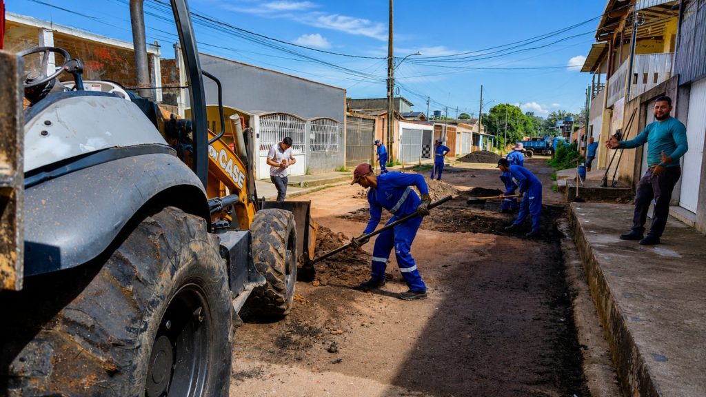 Prefeitura nas Ruas avança no bairro Cidade Nova com recuperação de vias, drenagem, saneamento e limpeza 2 WhatsApp Image 2026 08 17 at 10.08.40