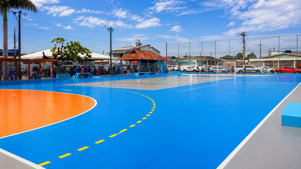 Prefeitura de Rio Branco reinaugura quadra poliesportiva revitalizada no Conjunto Habitasa 4 WhatsApp Image 2026 08 18 at 13.55.45 e1787079380439