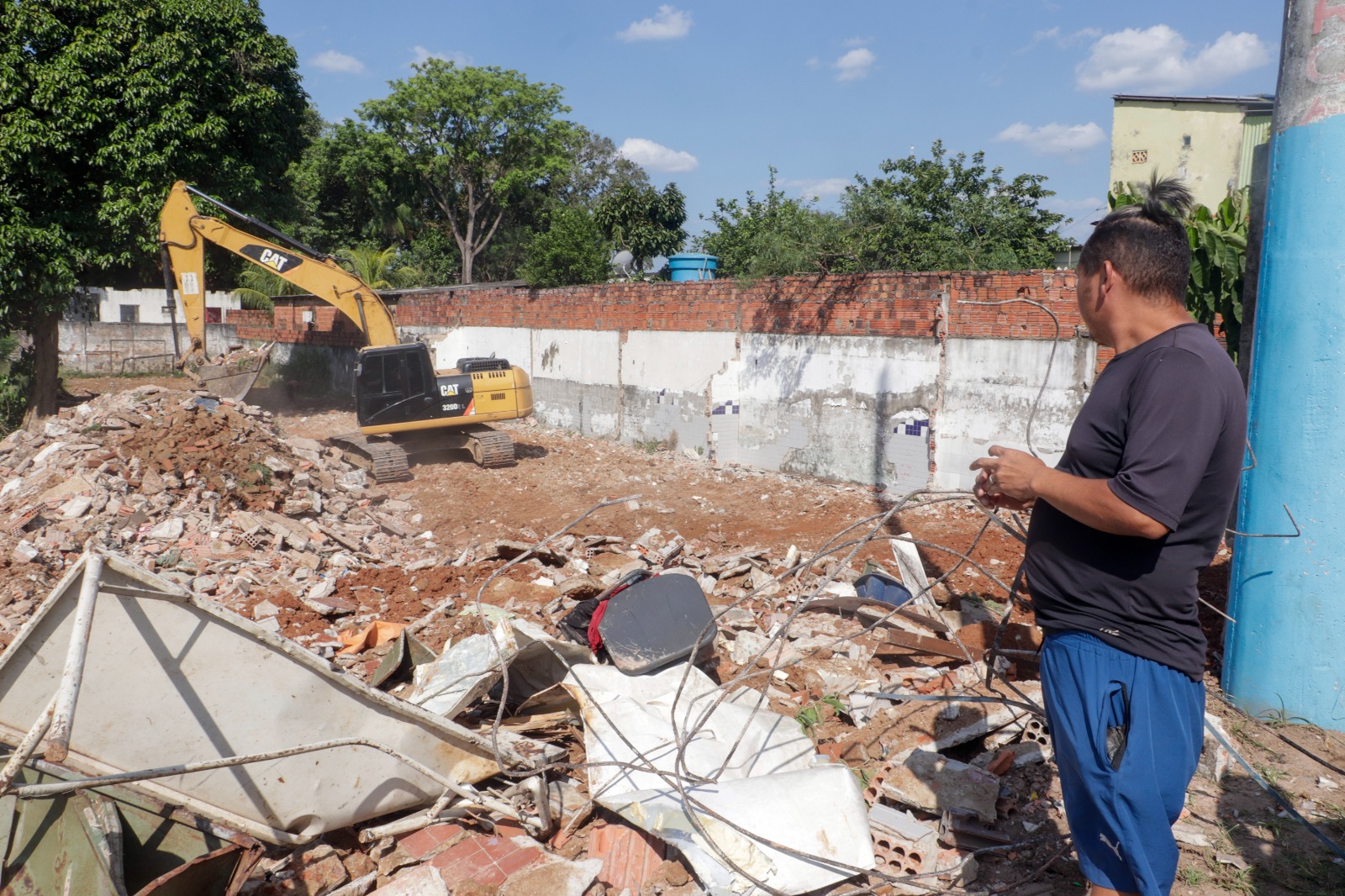 Demolicao no Papouco 12