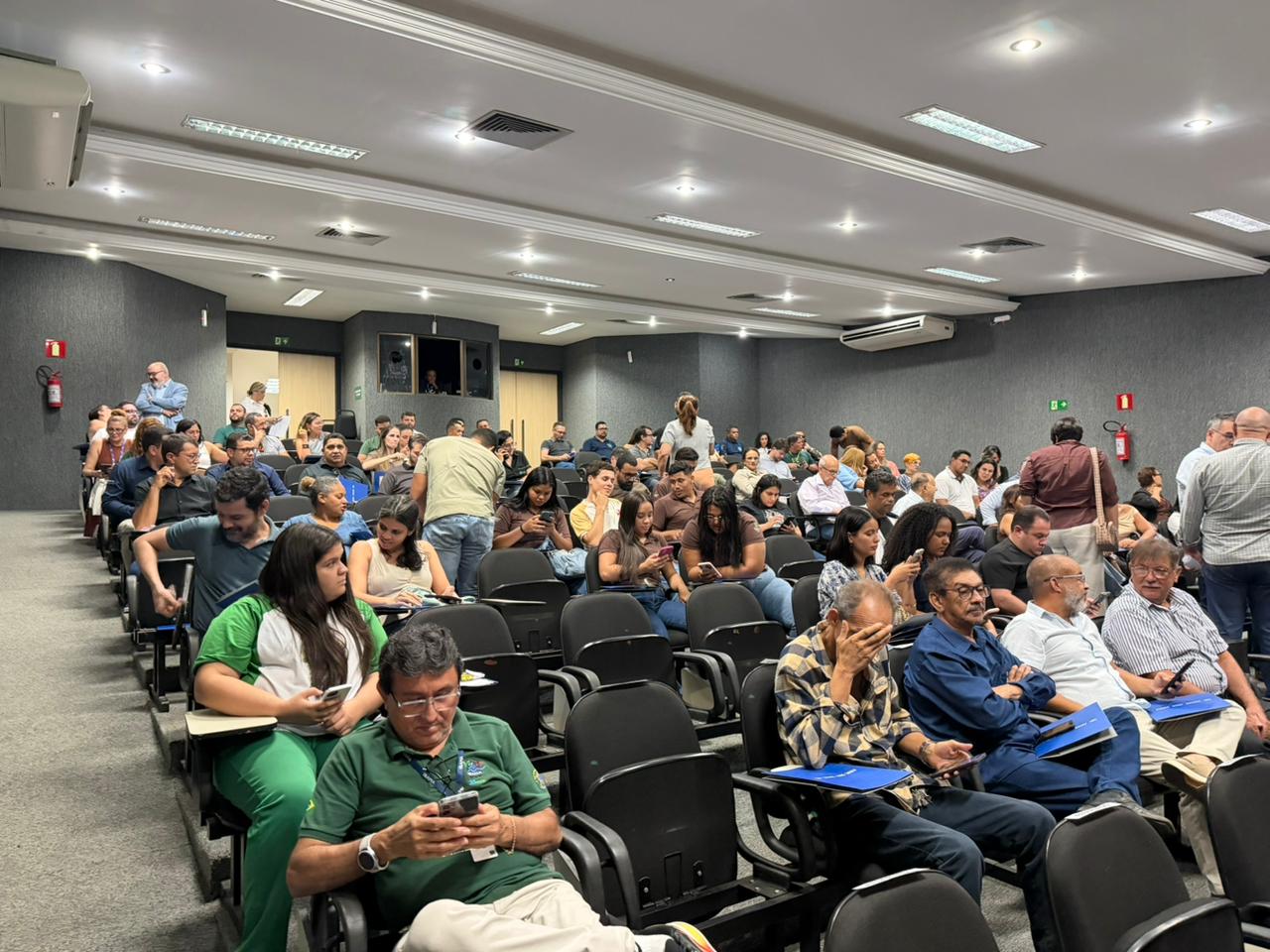 A programação foi voltada à apresentação dos procedimentos necessários para que as atividades econômicas sejam desenvolvidas em conformidade com a legislação. (Foto: Secom)