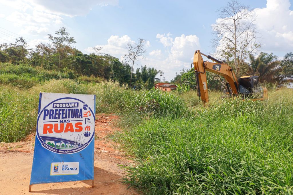 Prefeitura de Rio Branco realiza limpeza e desobstrução de córregos na Baixada da Sobral 2 Limpeza e Desobstrucao Fotos Marcos Araujo 1