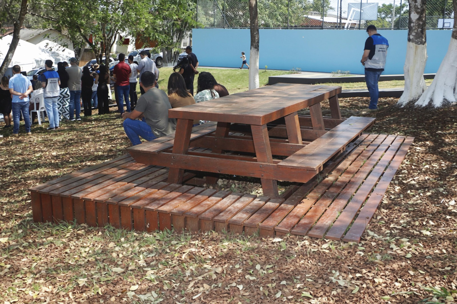Quadra poliesportiva e praca revitalizada 11