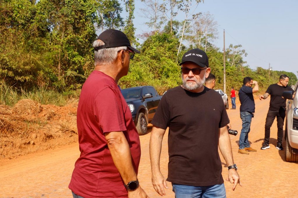 Prefeitura vistoria obras de infraestrutura e pavimentação no ramal Boa Água 1 RAMAL BOA AGUA M.A 11.09 1
