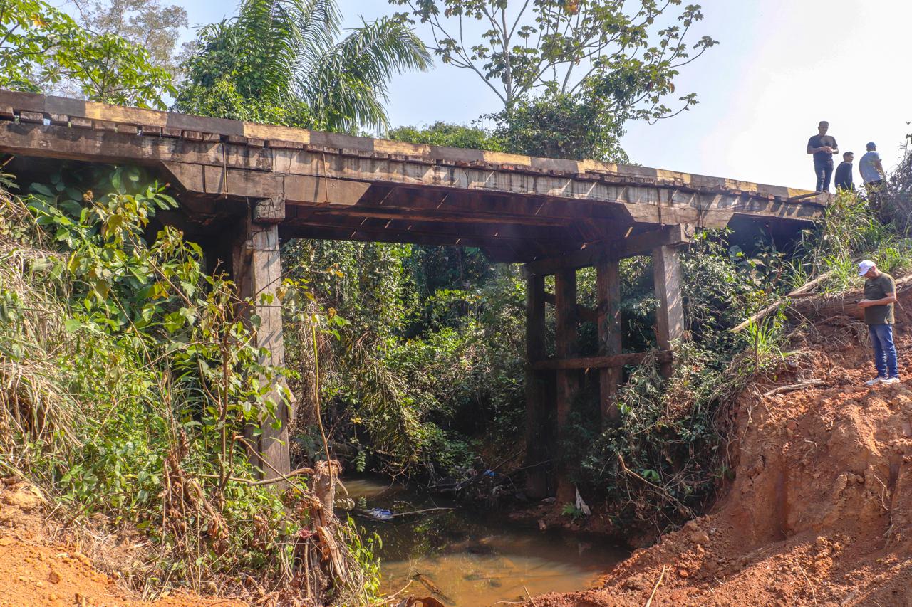 Prefeitura vistoria obras de infraestrutura e pavimentação no ramal Boa Água 5 RAMAL BOA AGUA M.A 11.09 16