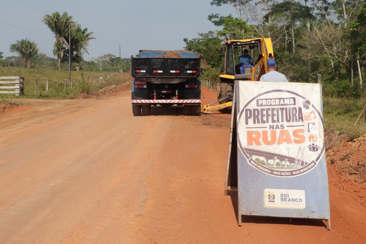 Prefeitura vistoria obras de infraestrutura e pavimentação no ramal Boa Água 8 RAMAL BOA AGUA M.A 11.09 19