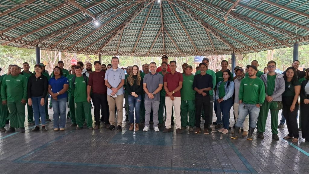 Prefeito de Rio Branco visita Horto Florestal e reconhece trabalho da equipe 1 Visita Horto Florestal 12 e1789399262836