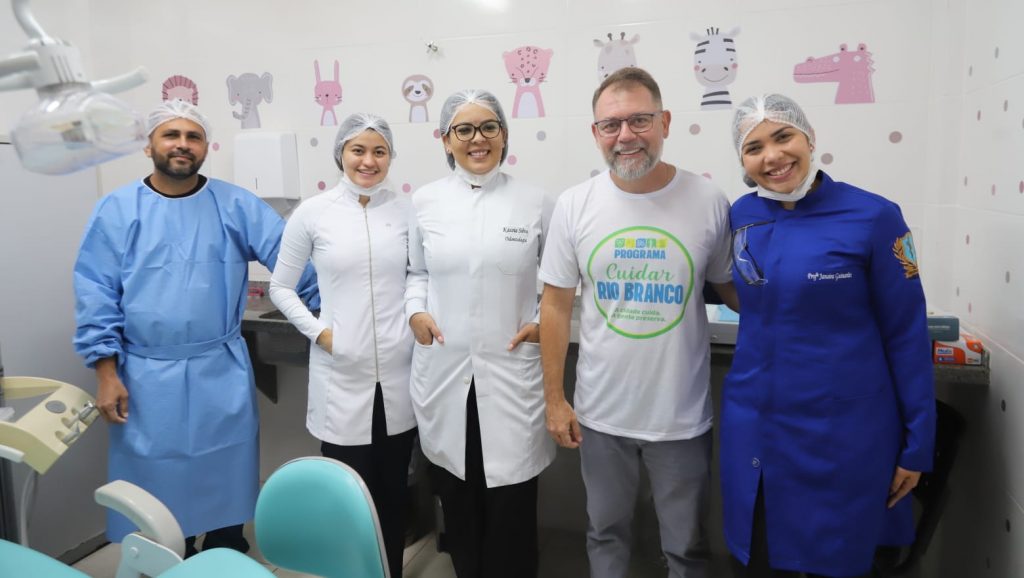 Prefeito visita URAP Vila Ivonete e reforça compromisso com melhoria do atendimento em saúde 2 Visita URAP Vila Ivonete 7 e1789500980572