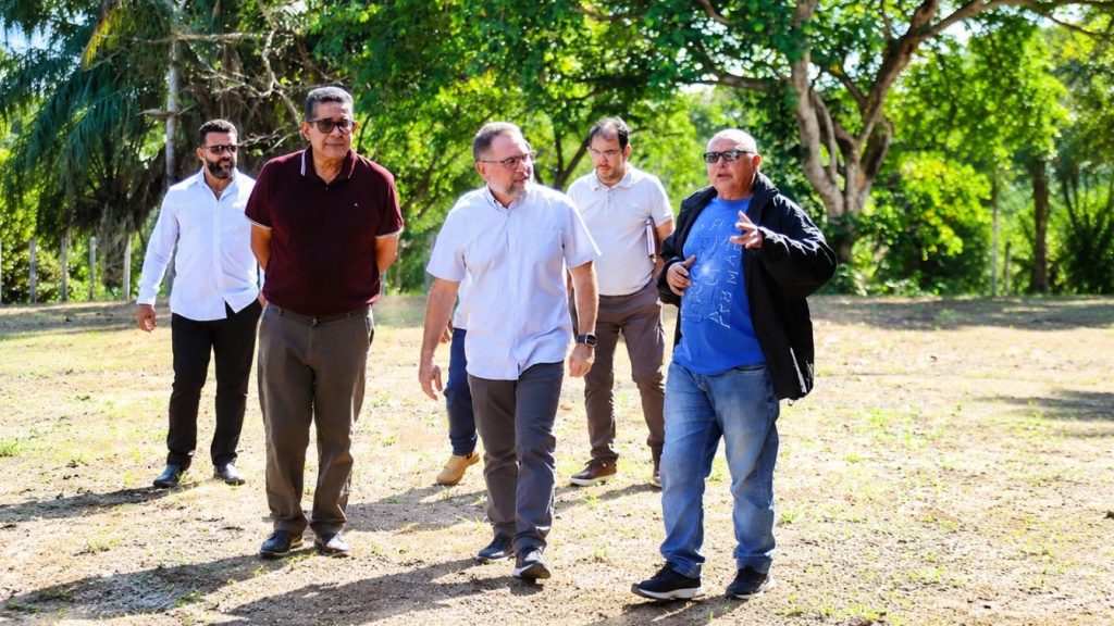 Prefeito de Rio Branco visita bairro Xavier Maia e ouve moradores sobre futuras melhorias 4 WhatsApp Image 2026 09 08 at 10.06.56 e1788880072391